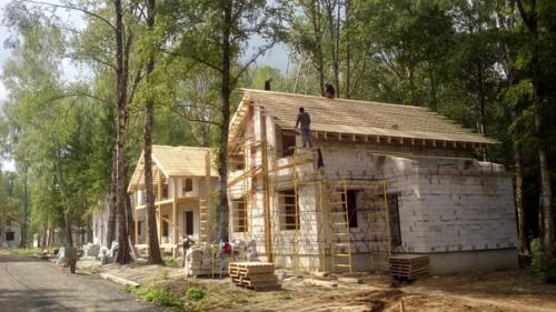 Строили с мая по сентябрь. 02