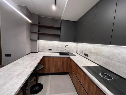 Подготовили под продажу двухуровневая евро 3 к квартира. 02