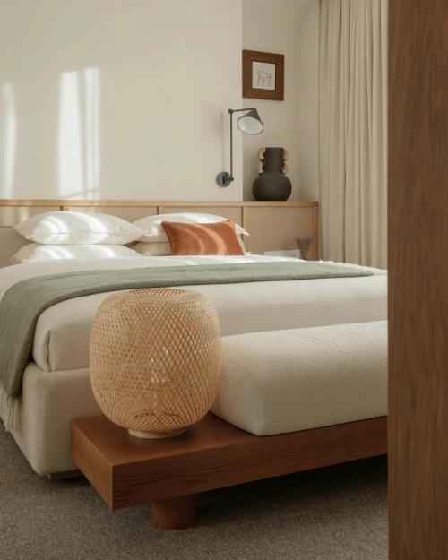 Этот проект стал примером того, как можно объединить визуальную гармонию и функциональность в одном пространстве. 07