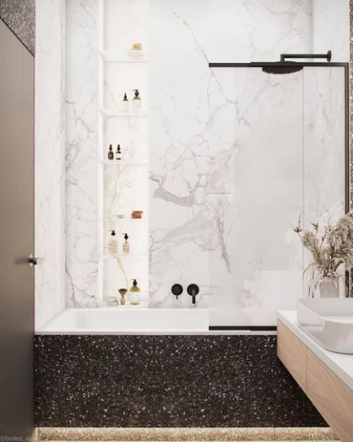 Контрастный интерьер санузла площадью 4 кв. 03