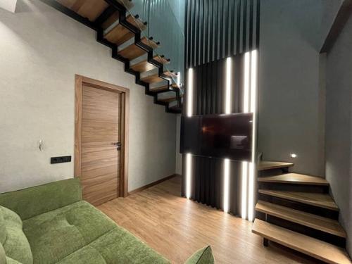 Подготовили под продажу двухуровневая евро 3 к квартира. 08