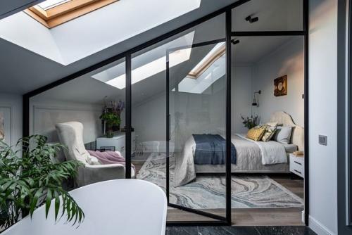 Много зеркал и обои на потолке! 07