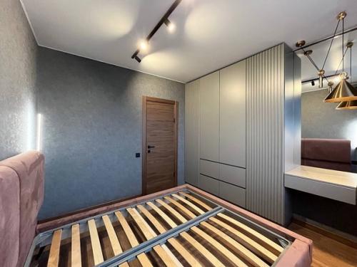 Подготовили под продажу двухуровневая евро 3 к квартира. 05