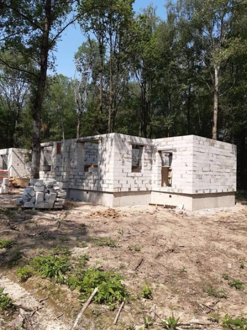 Строили с мая по сентябрь. 01