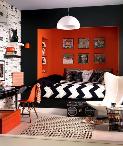 Альков - ниша в стене, отделенная от остальной комнаты драпировкой, аркой или колоннами. 04