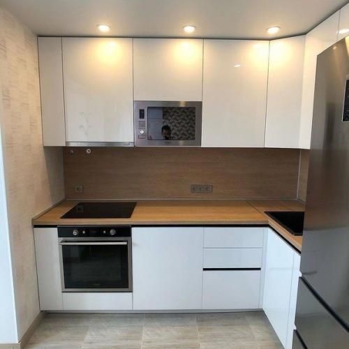 Кухня небольшая, поэтому выжал из нее максимум. 02