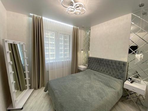 Свежий ремонт.  Большая кухня. 06