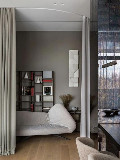 При оформлении этого интерьера вдохновились видом из окна - объемными кронами деревьев, уходящими вдаль. 02