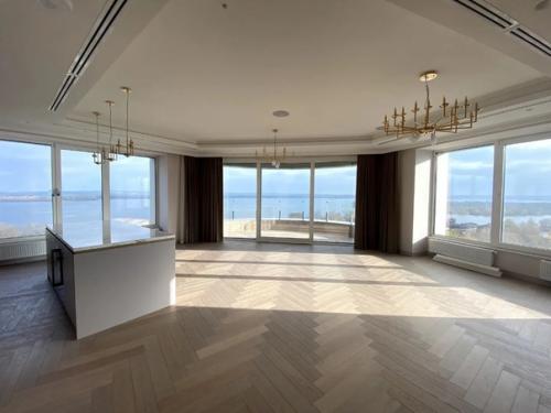 Видовая 3-х комнатная квартира площадь: 126 м, терраса 10 кв. 01