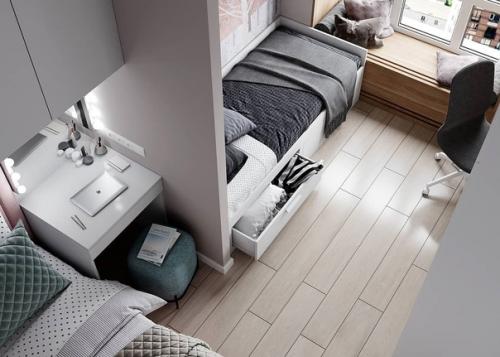 Когда квартира не большая, но всем нужно свое местечко. 05