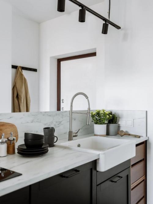 Ванная комната в сочетании камня и дерева. 01