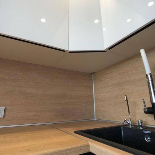 Кухня небольшая, поэтому выжал из нее максимум. 05