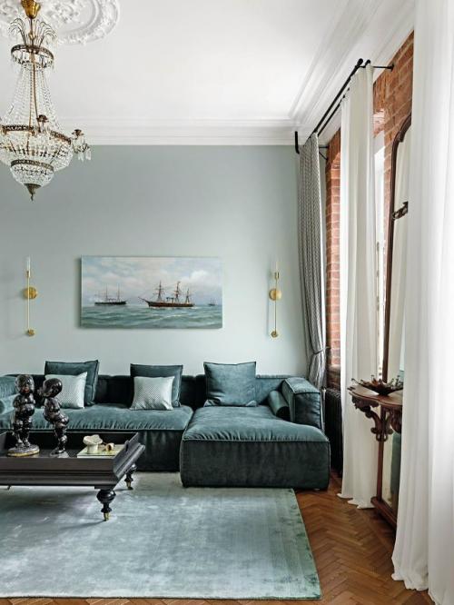 Старинный фонд в самом сердце Петербурга диктует свои правила. 03