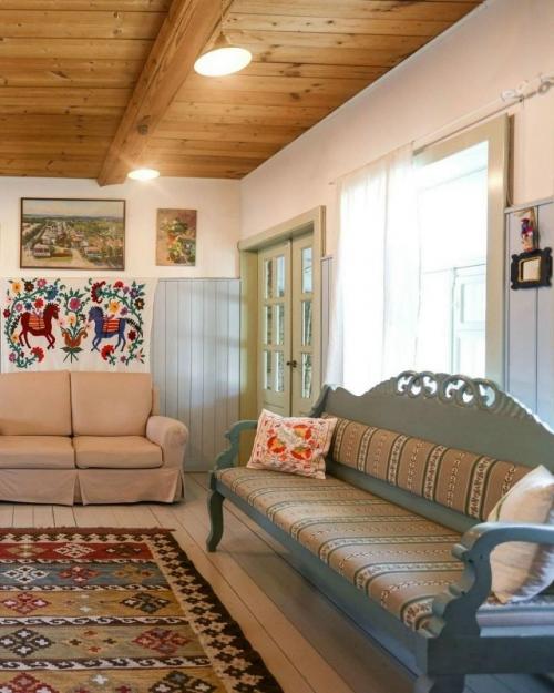 С первых минут этот дом очаровывает своей уютной, почти сказочной атмосферой. 05