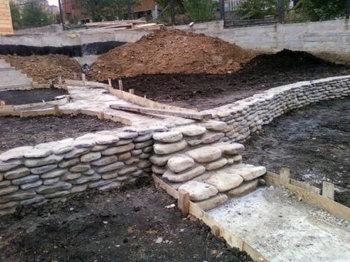 Подпорная стенка своими руками на даче. 01