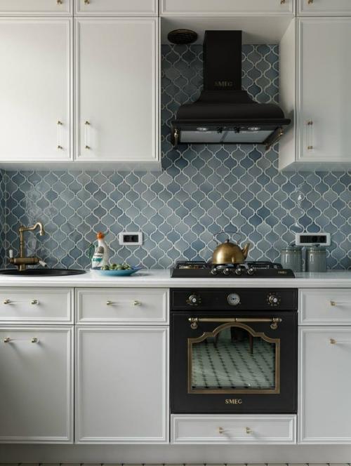 Старинный фонд в самом сердце Петербурга диктует свои правила. 02