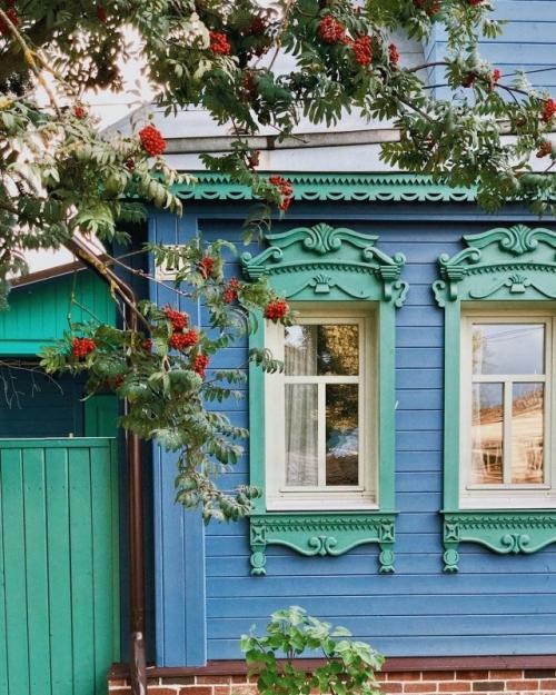 С первых минут этот дом очаровывает своей уютной, почти сказочной атмосферой. 06