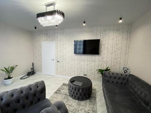 Свежий ремонт.  Большая кухня. 04