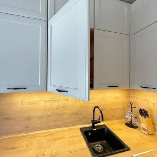 Вот такая красота сразу же после капитального ремонта получилась. 04