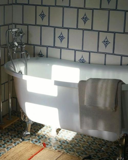 С первых минут этот дом очаровывает своей уютной, почти сказочной атмосферой. 04