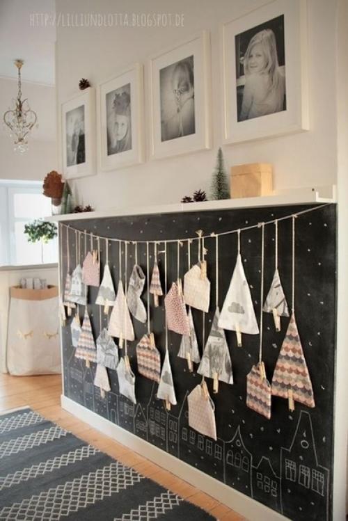 В одной черной - черной комнате, стояла черная - черная елка. 01