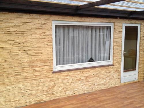 Вашему вниманию наше воплощение идеи отделки стены деревянной мозаикой. 07