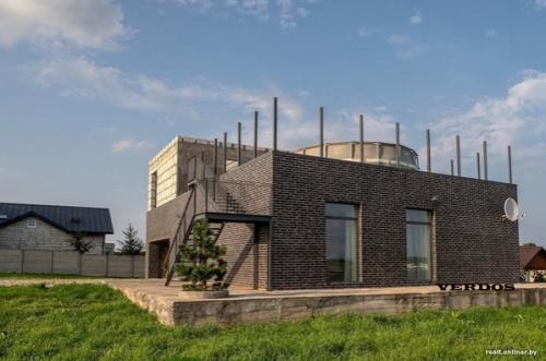 Построен дом с прямой крышей. 06