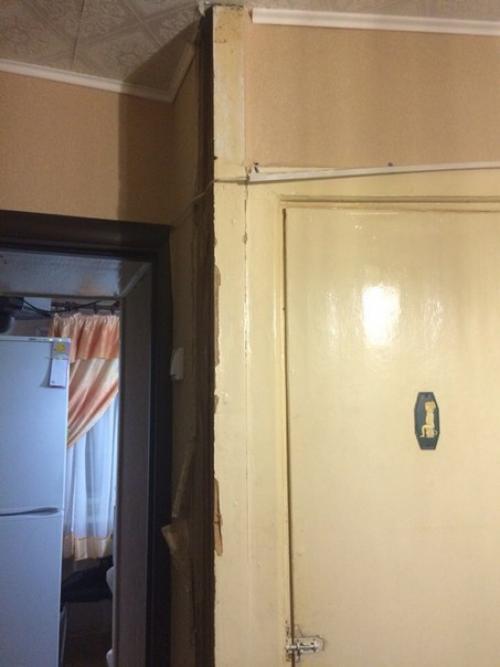 Собрались менять двери, разобрали. 02