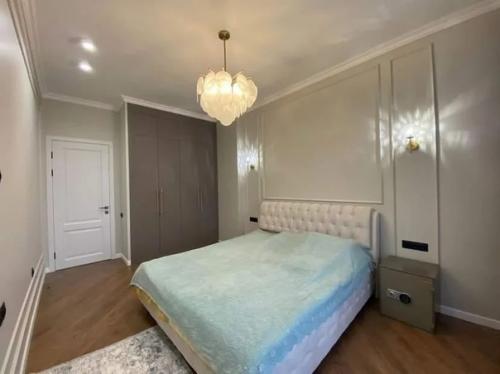 3-х комнатах квартира, площадью 83, 6 квадратных метров. 02