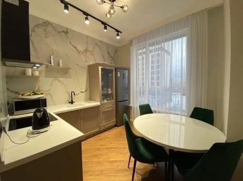 3-х комнатах квартира, площадью 83, 6 квадратных метров. 01