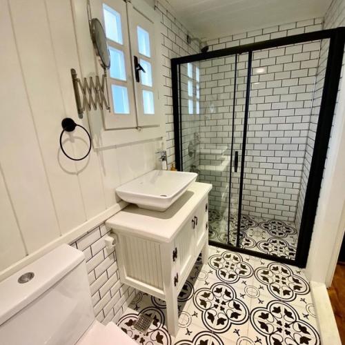 Школа ремонта.  Небольшой домик с хорошей организацией внутри. 04