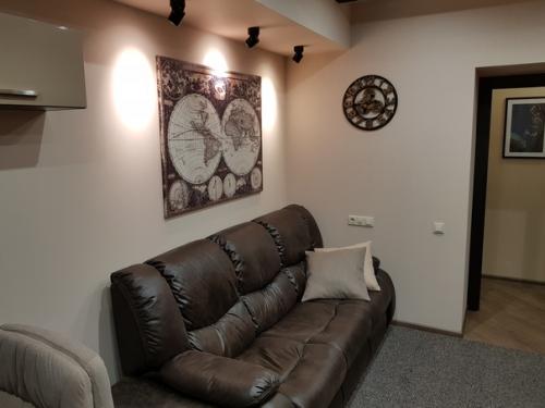 Всем привет!  Оцените дизайн в современном стиле с элементами лофта. 04