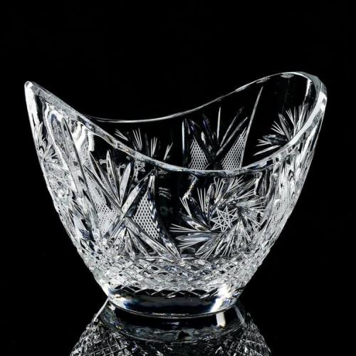 Новогоднее застолье - повод самую красивую стеклянную посуду достать. 04