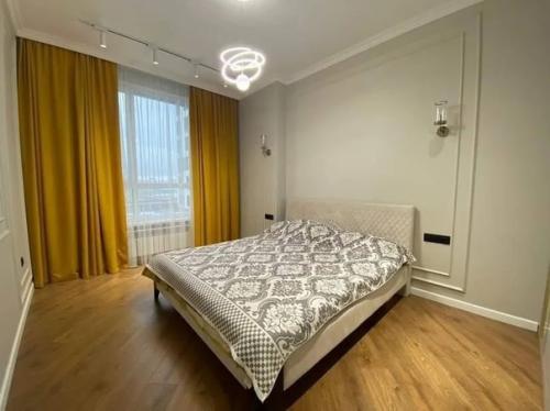 3-х комнатах квартира, площадью 83, 6 квадратных метров. 03