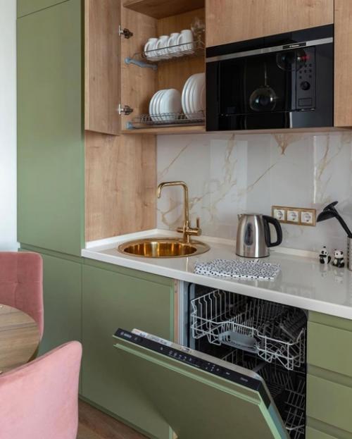 Школа ремонта.  Квартира 37, 8 кв. 05