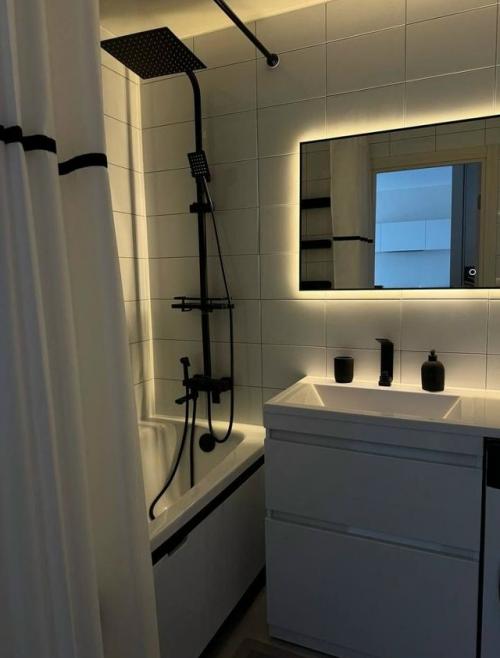 Выбор дизайна ванной комнаты - это индивидуальное решение, которое зависит от личных предпочтений и образа жизни. 01