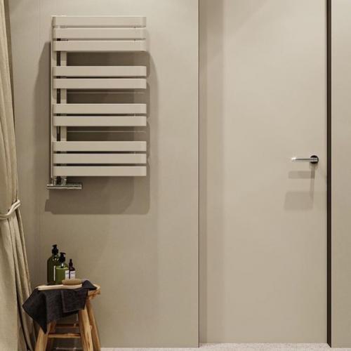 Школа ремонта.  Яркий дизайн ванной комнаты. 04