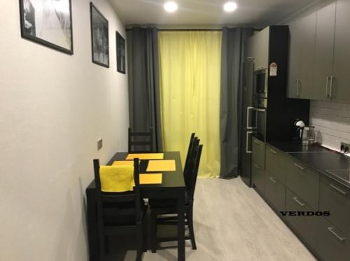 Cpaзу виднo, живет мyжчинa, пpичeм мyжчинa co вкycoм. 04