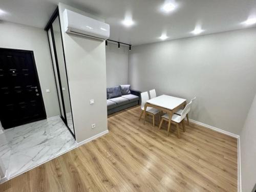 Новая дизайнерская двушка после ремонта под дальнейшую сдачу. 04