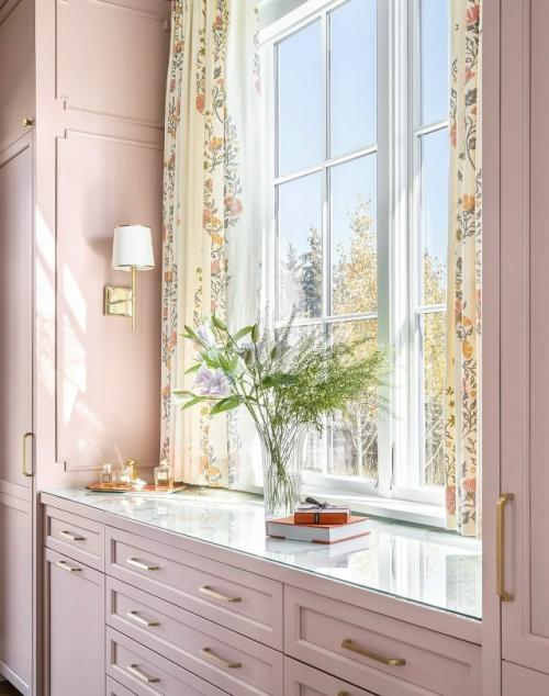 Это пространство, где каждый уголок дышит жизнью и радостью. 03