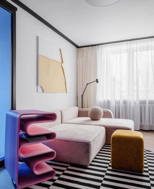 Смелый и достаточно противоречивый вариант отделки квартиры. 01