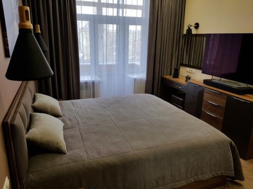 Всем привет!  Оцените дизайн в современном стиле с элементами лофта. 07