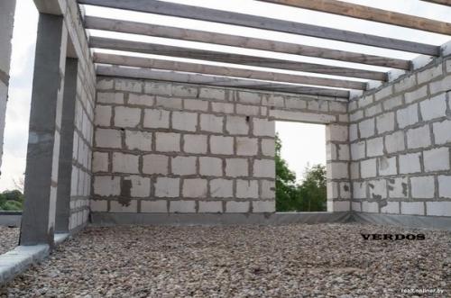 Построен дом с прямой крышей. 03