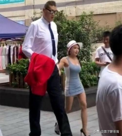 Китаянка решила отомстить своему бывшему мужу за измену. 06