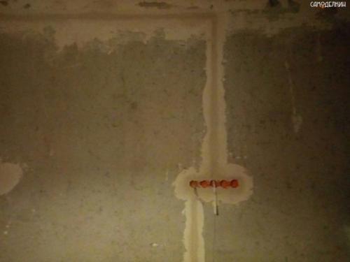 Решил заменить электрику в комнате. 08