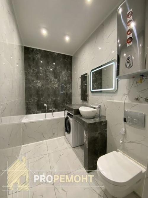 Стильная квартира после ремонта в черно-белых тонах 54 кв. 02