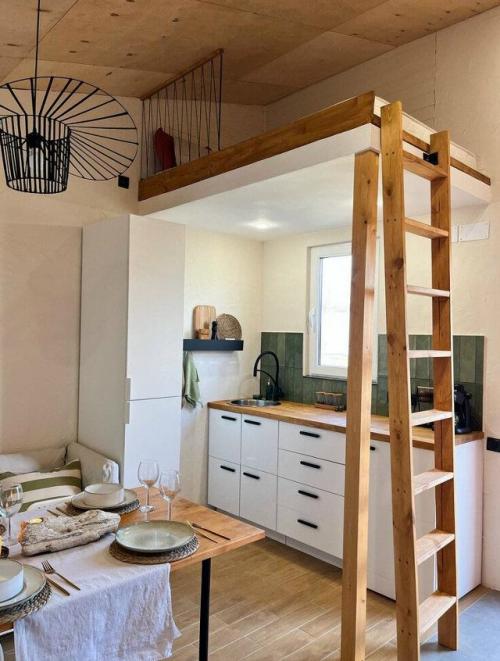 Не размер дома определяет качество жизни - а то, сколько смысла в него вложено. 03