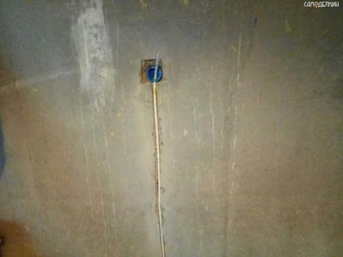 Решил заменить электрику в комнате. 04