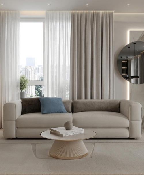 В этой небольшой гостиной важно было создать стильный интерьер с минимумом мебели и аксессуаров. 06