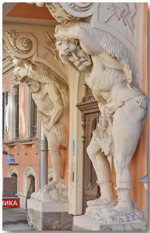 Самые красивые скульптуры на крышах и фасадах зданий Петербурга. 02